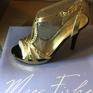 NIB Gold Platform Sandals